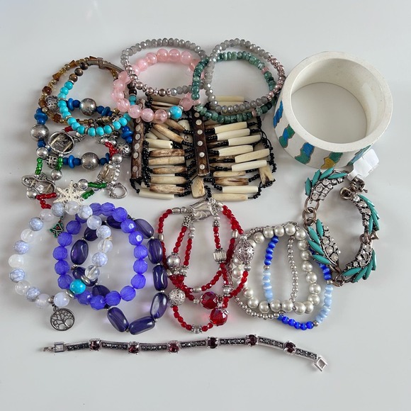 Unbranded Jewelry - 18pcs Assorted Fun Boho Beaded Vintage Retro Bracelets Lot 585
